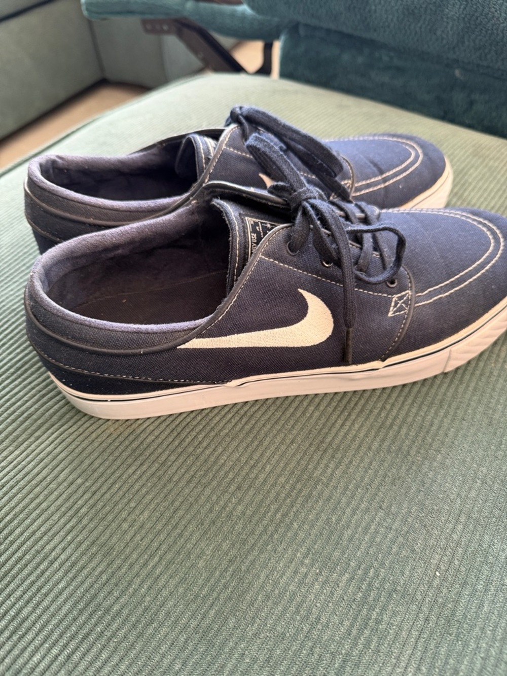 Stefan Janoski Nike Men’s Navy Canvas Sneakers with White Swoosh